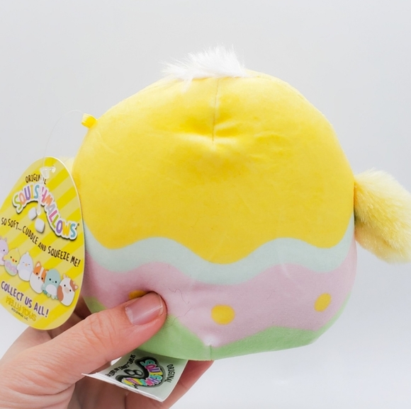 4.5" Aimee Squishmallow Easter Chick - Picture 3 of 3